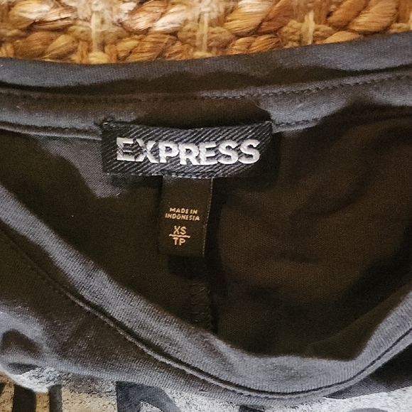 Express Black Sleeveless Graphic Muscle Tee - Picture 2 of 5